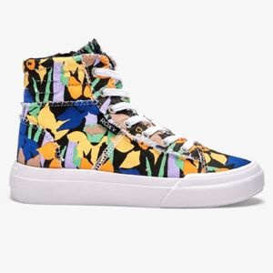 ROXY Featuring a vibrant floral design in blue and white Sneakers .Perfect Condi
